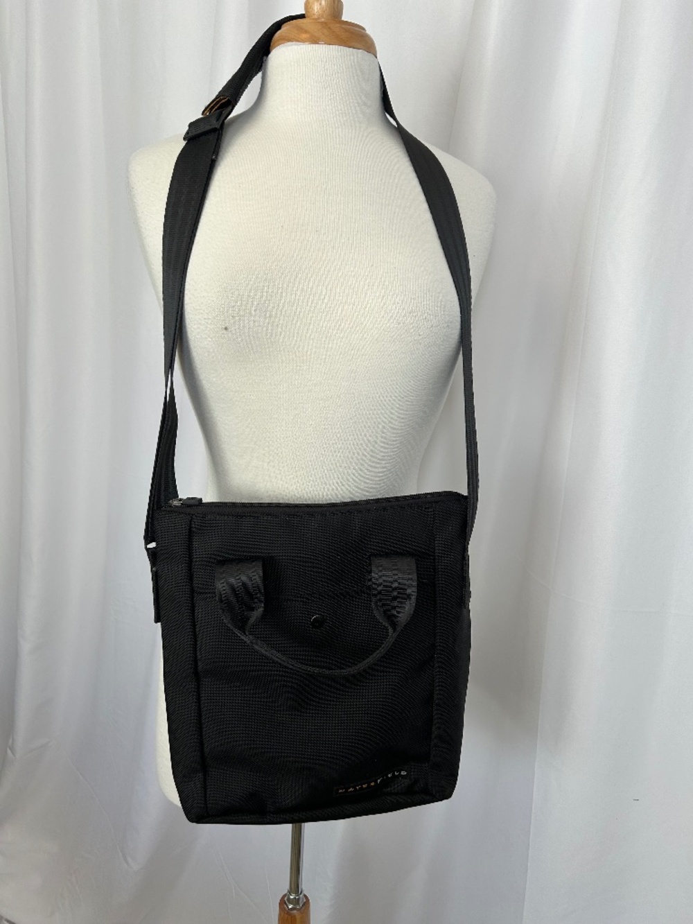BLACK WATERFIELD DESIGNS VERTIGO 2.0 LAPTOP BAG WITH TOP HANDLES